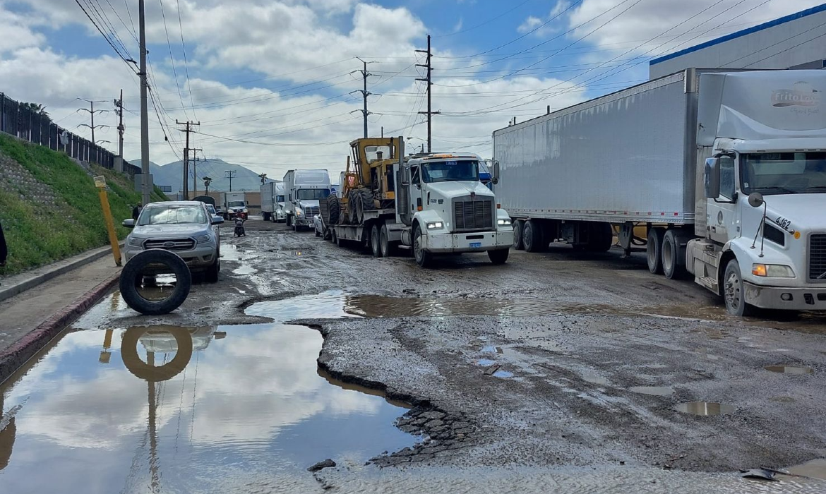 Infraestructura carretera, freno de mano para el transporte de carga en Tijuana 